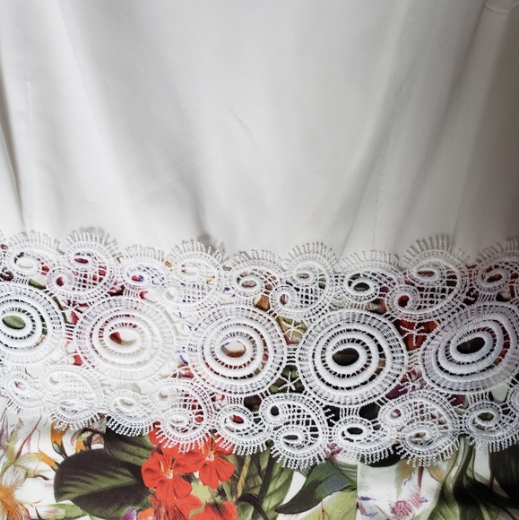 DB Established floral dress - Picture 3 of 3